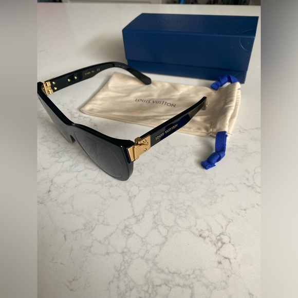 Louis Vuitton Unisex Style Cat Eye Glasses - Picture 2 of 5